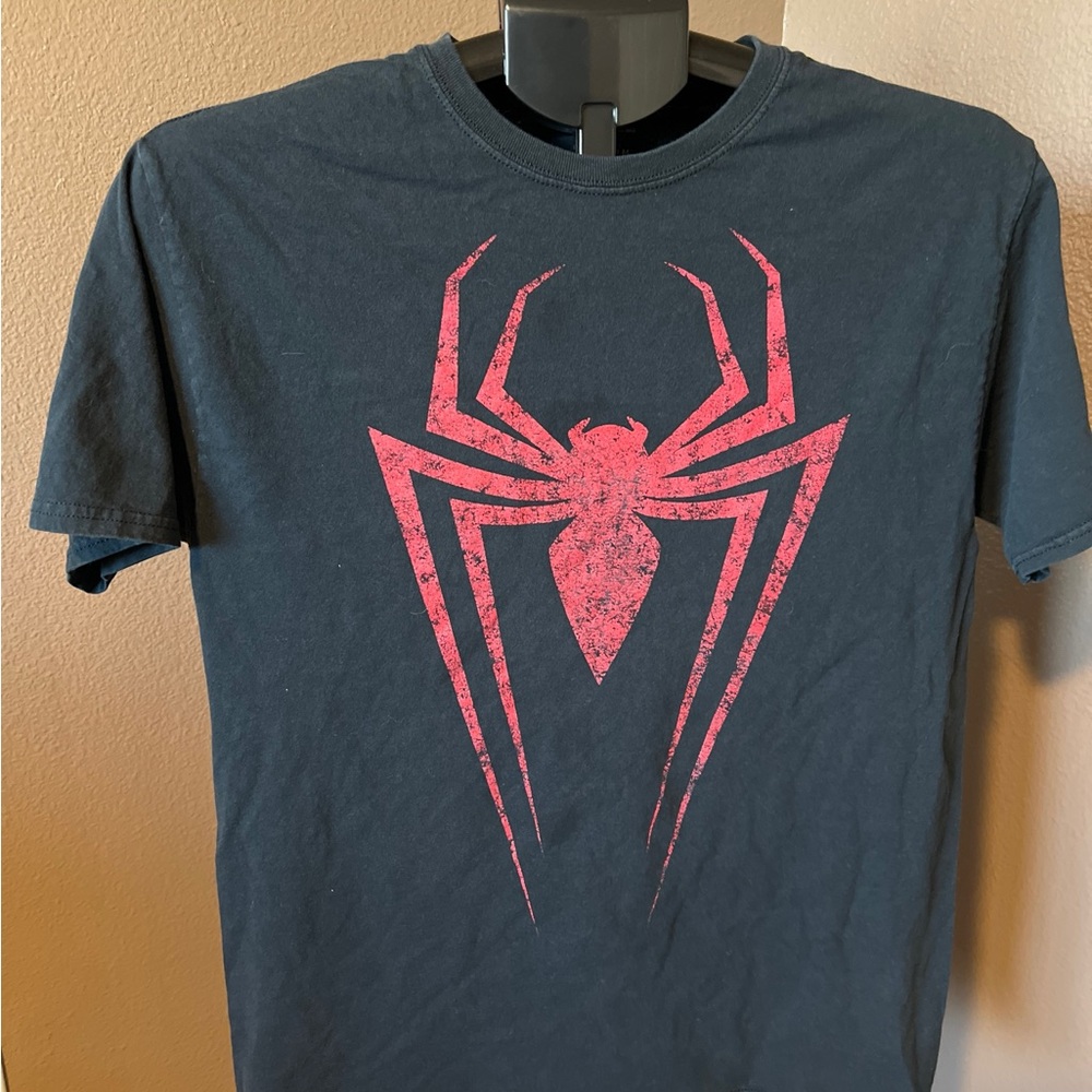 GUC- Marvel Black and Red Spider Tee Short Sleeve
